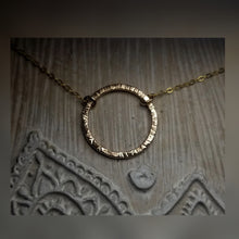 Grooved circle necklace