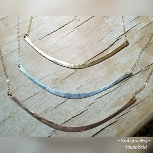 Arch Bar Necklace