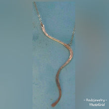 The Curves Necklace